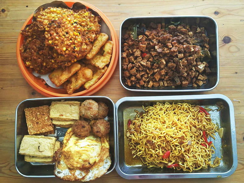 lauk tambahan prasmanan surabaya